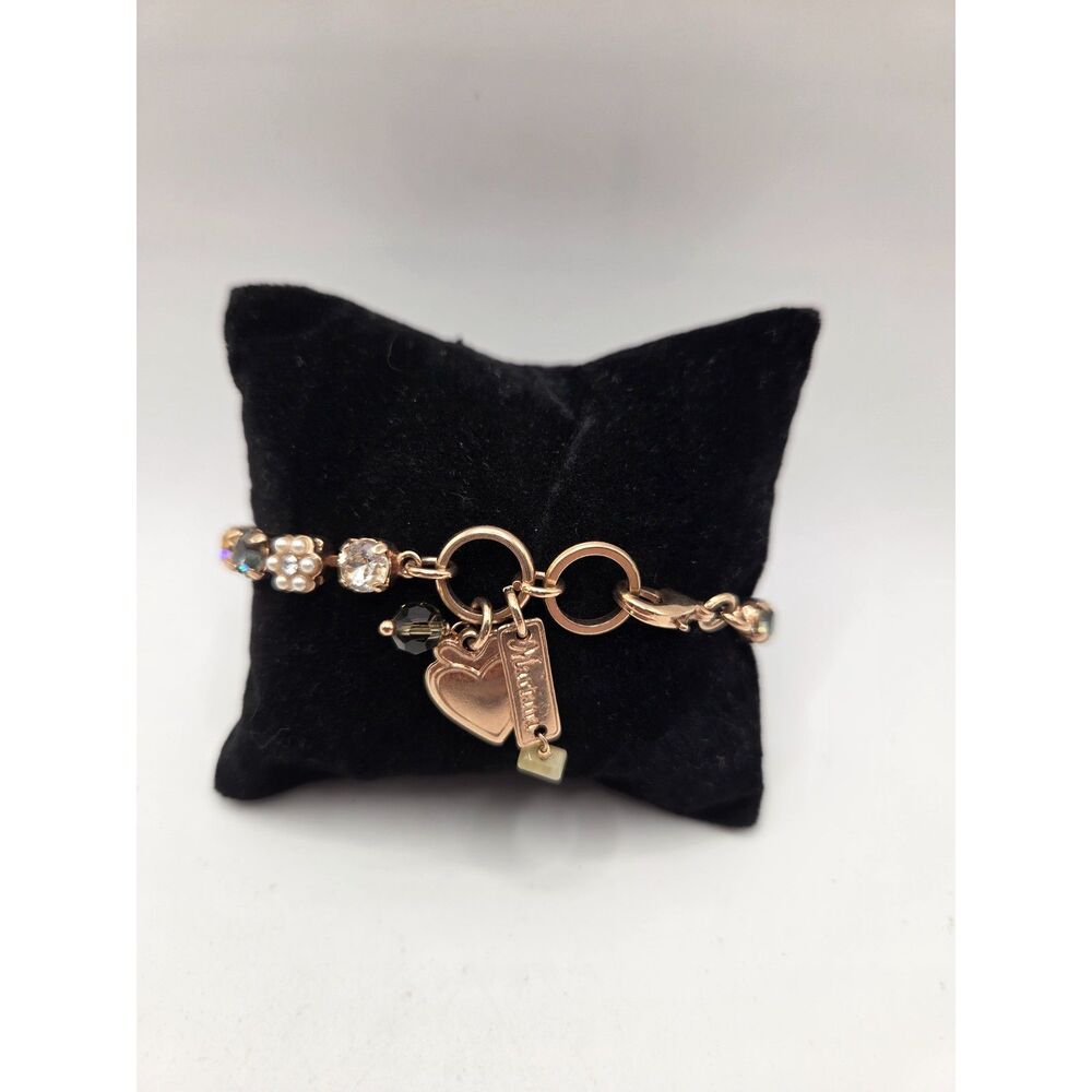 1861. Mariana Must Have Flower Link Bracelet Pearl Compact Pattern